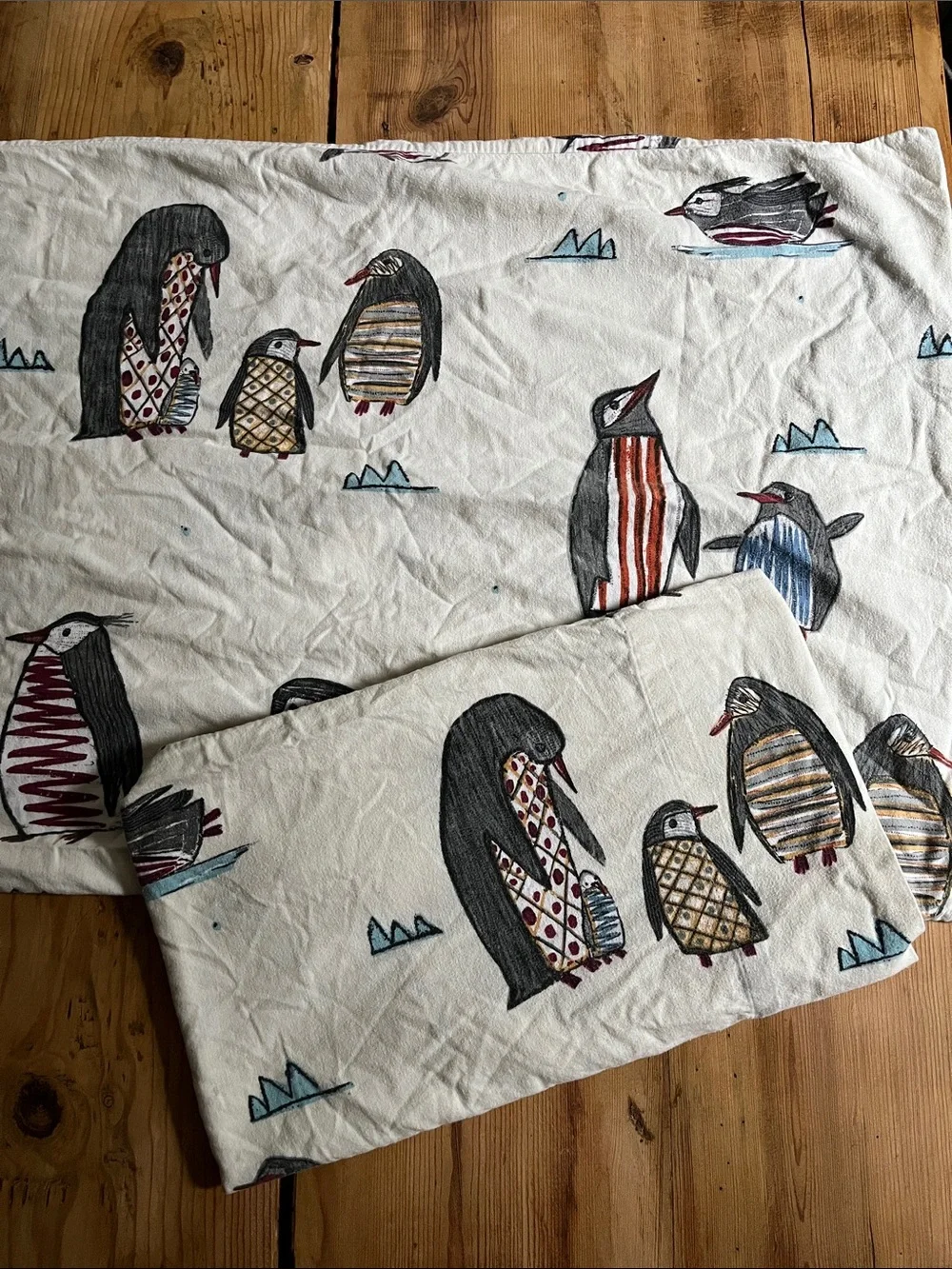 THE COMPANY STORE *Standard* Penguin Flannel Pillowcases Covers